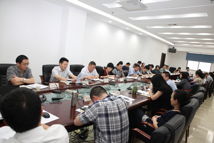  集团公司党委召开2014年中心组第一次学习会