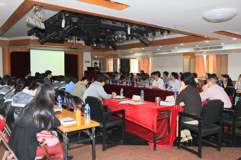 集团公司召开新入职大学生座谈会