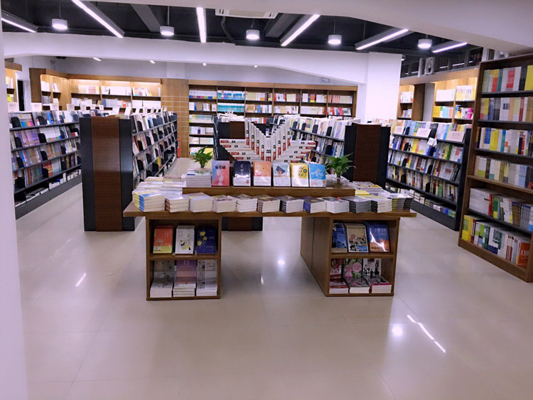 新会新华书店涅槃回归 文艺转型