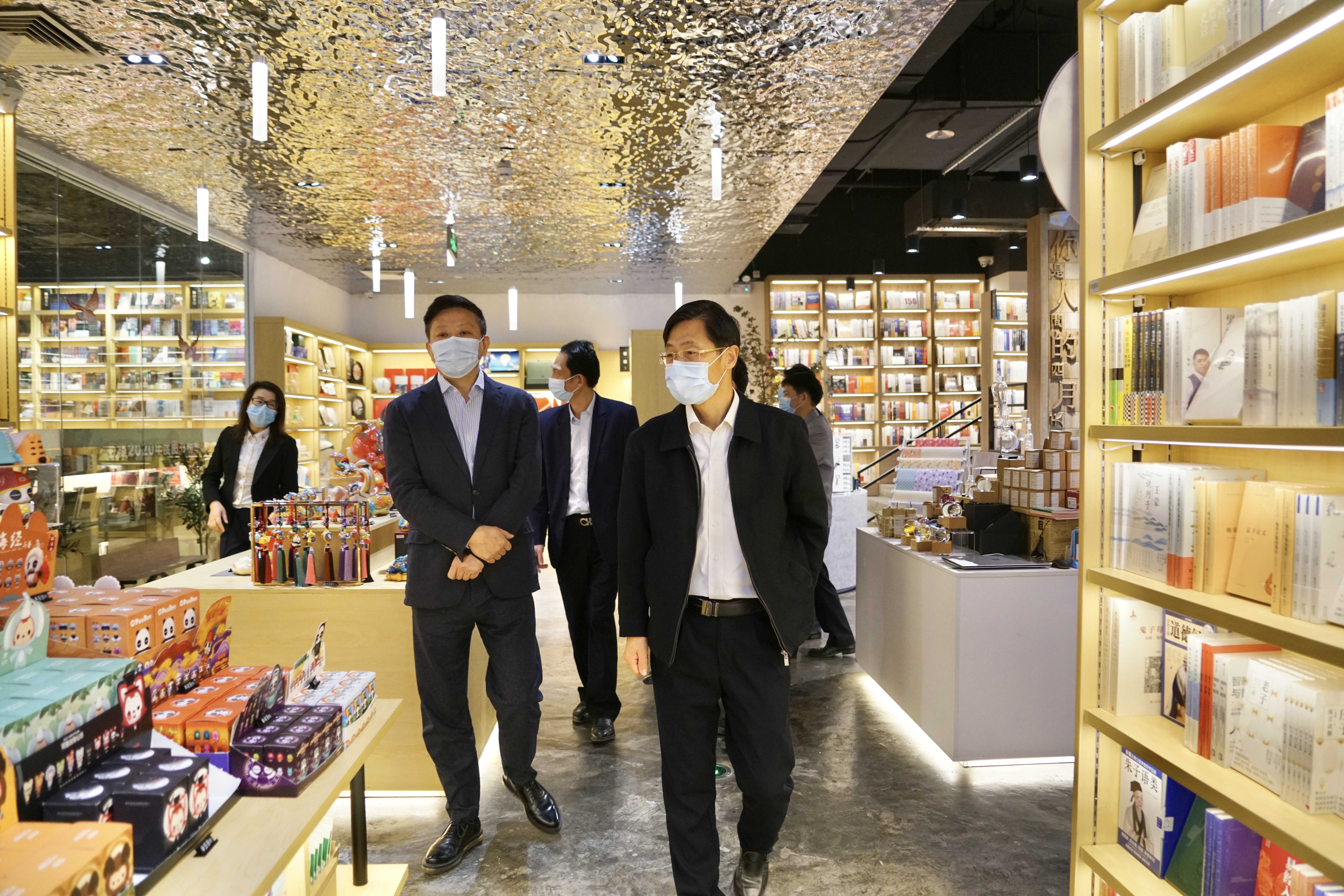 省委宣传部副部长杜新山到四阅书店考察调研