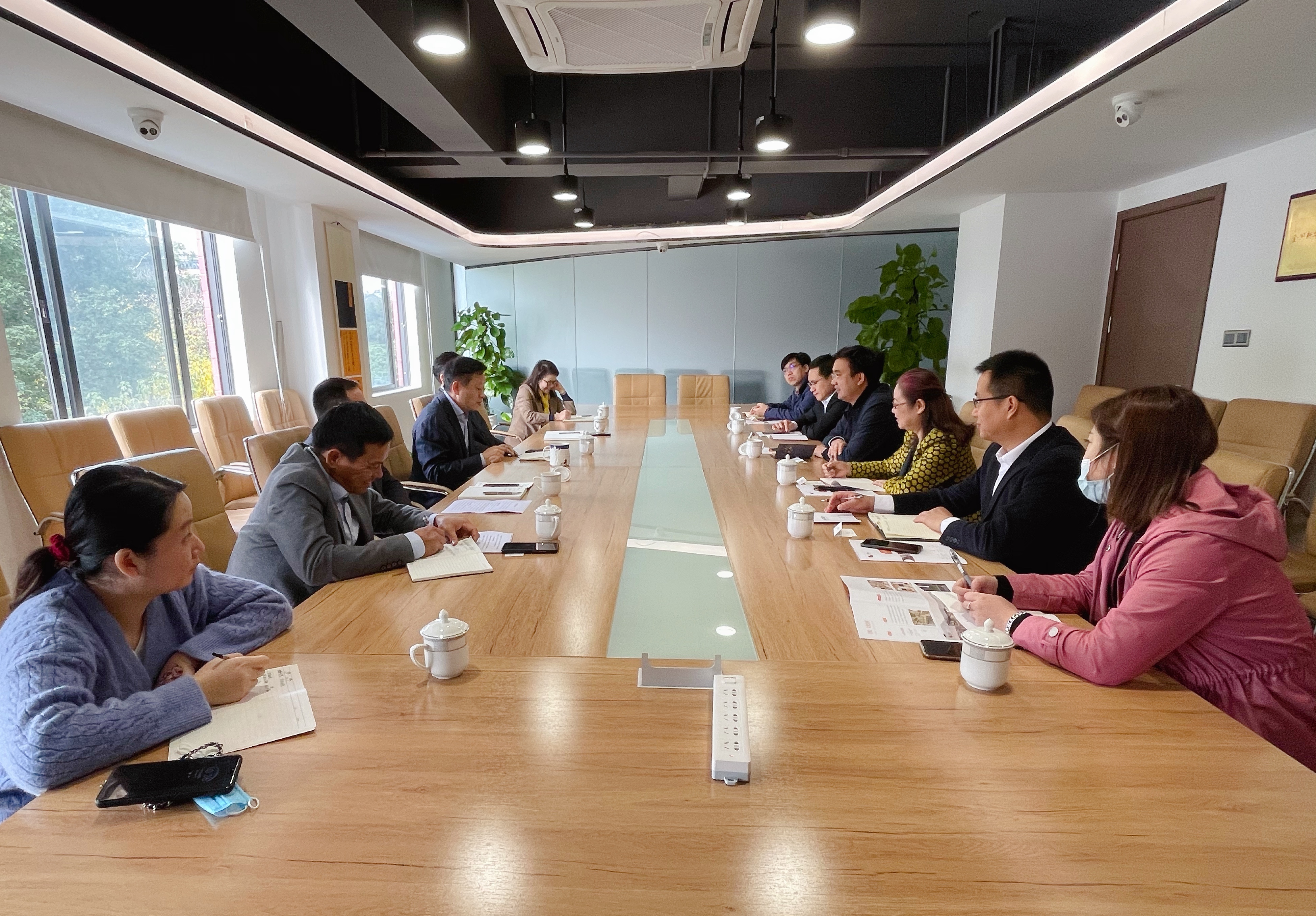 加强校企合作，打造青年综合文化新空间