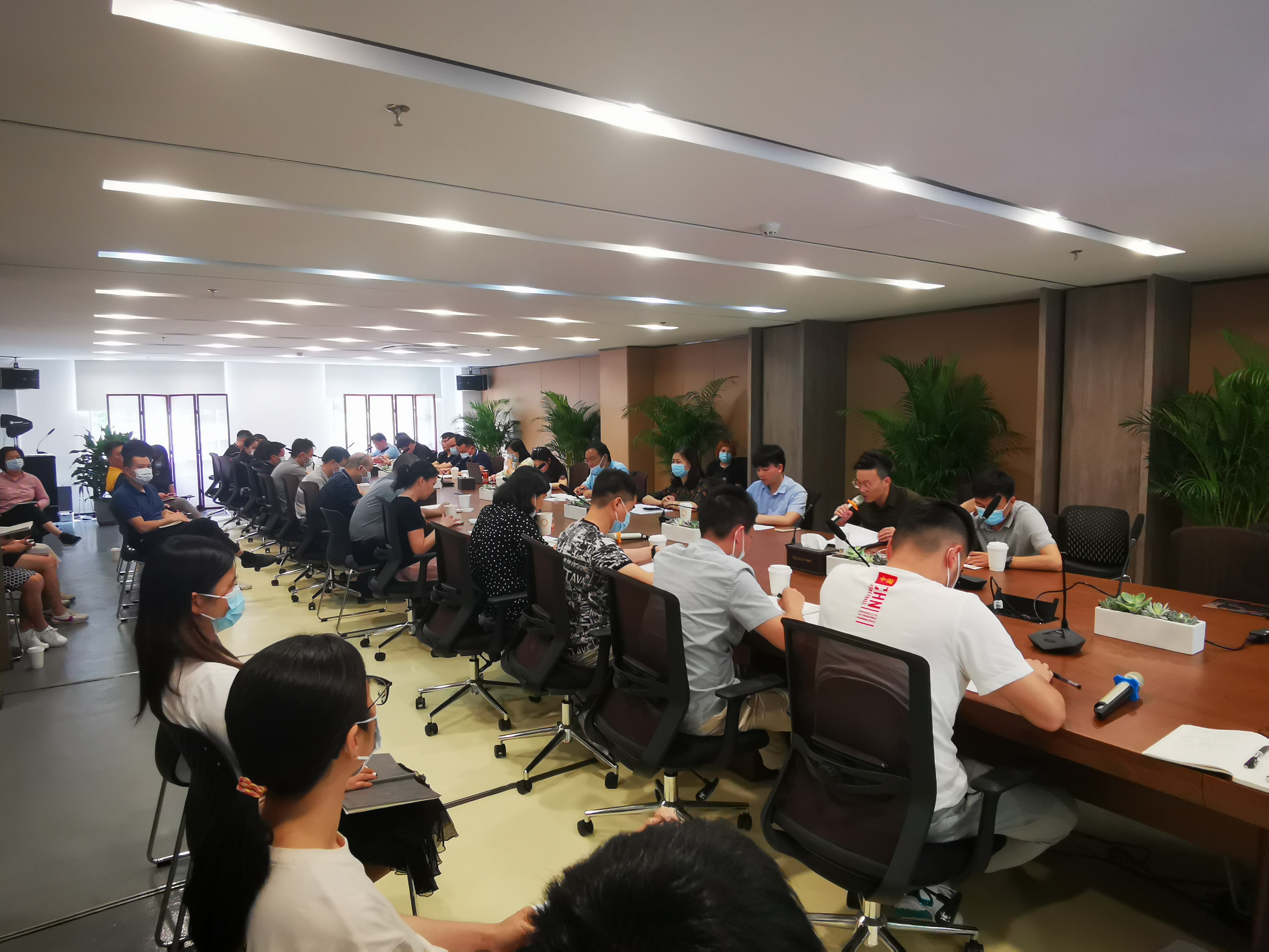 集团召开入党申请人、入党积极分子座谈会