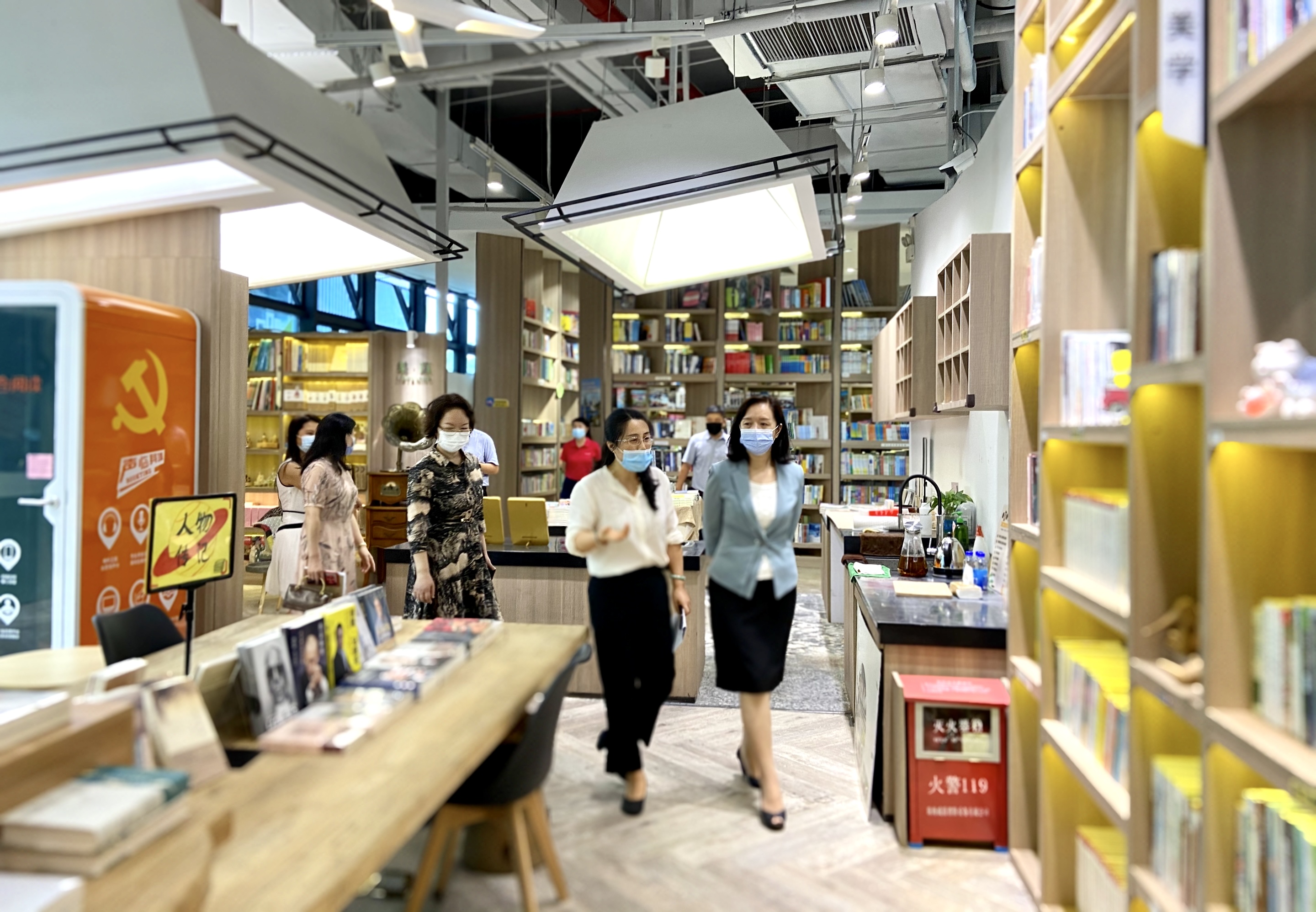 珠海市委常委、宣传部部长谈静到珠海新华书店调研